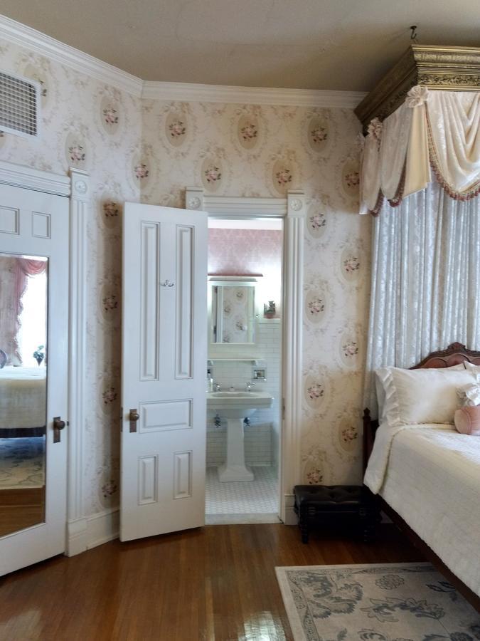 Alexander Mansion Bed & Breakfast Winona Exterior photo