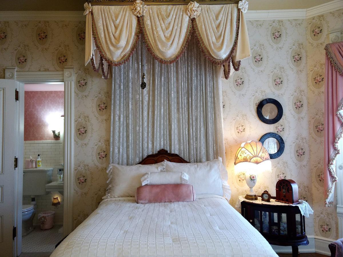Alexander Mansion Bed & Breakfast Winona Exterior photo