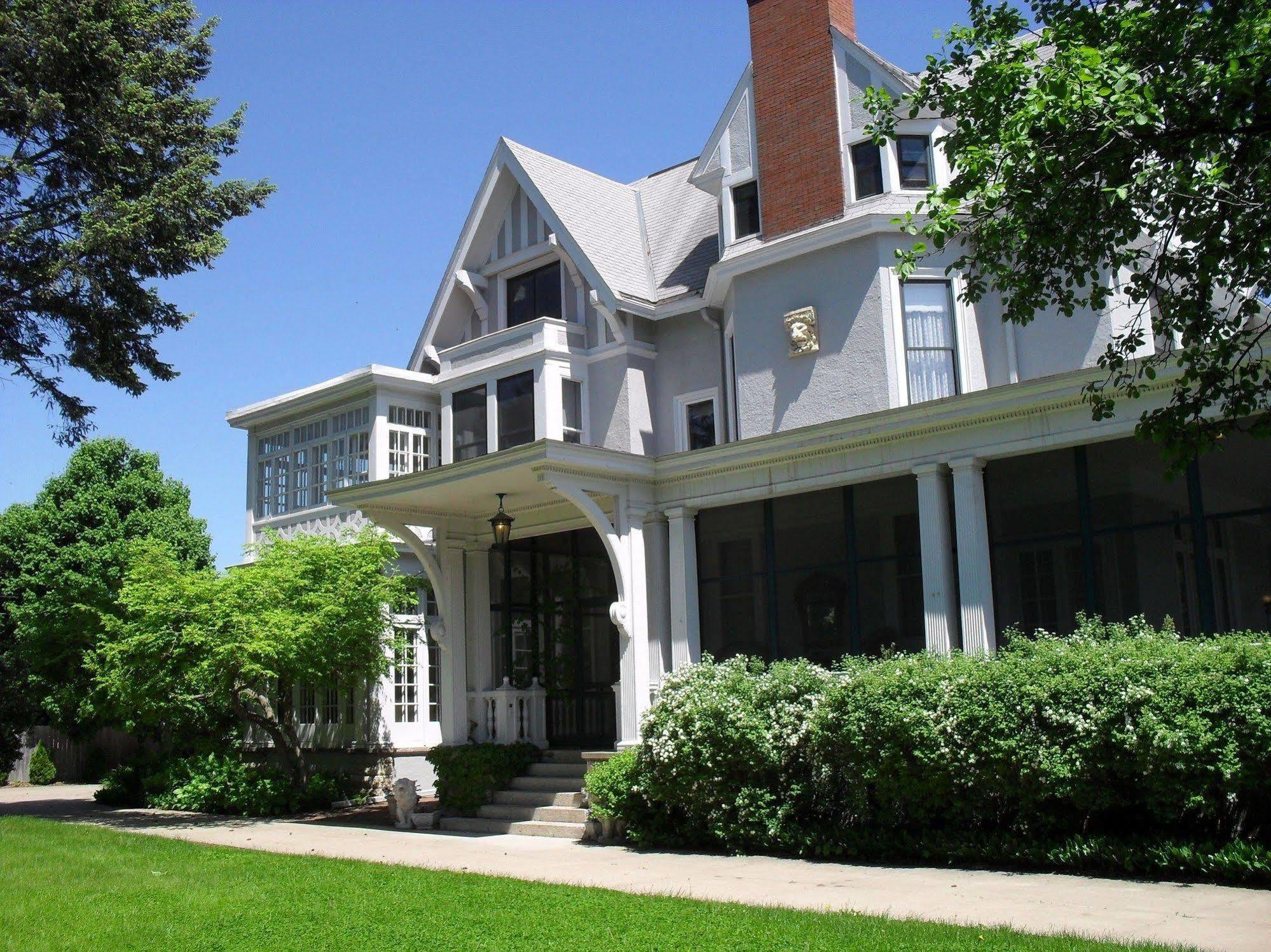 Alexander Mansion Bed & Breakfast Winona Exterior photo