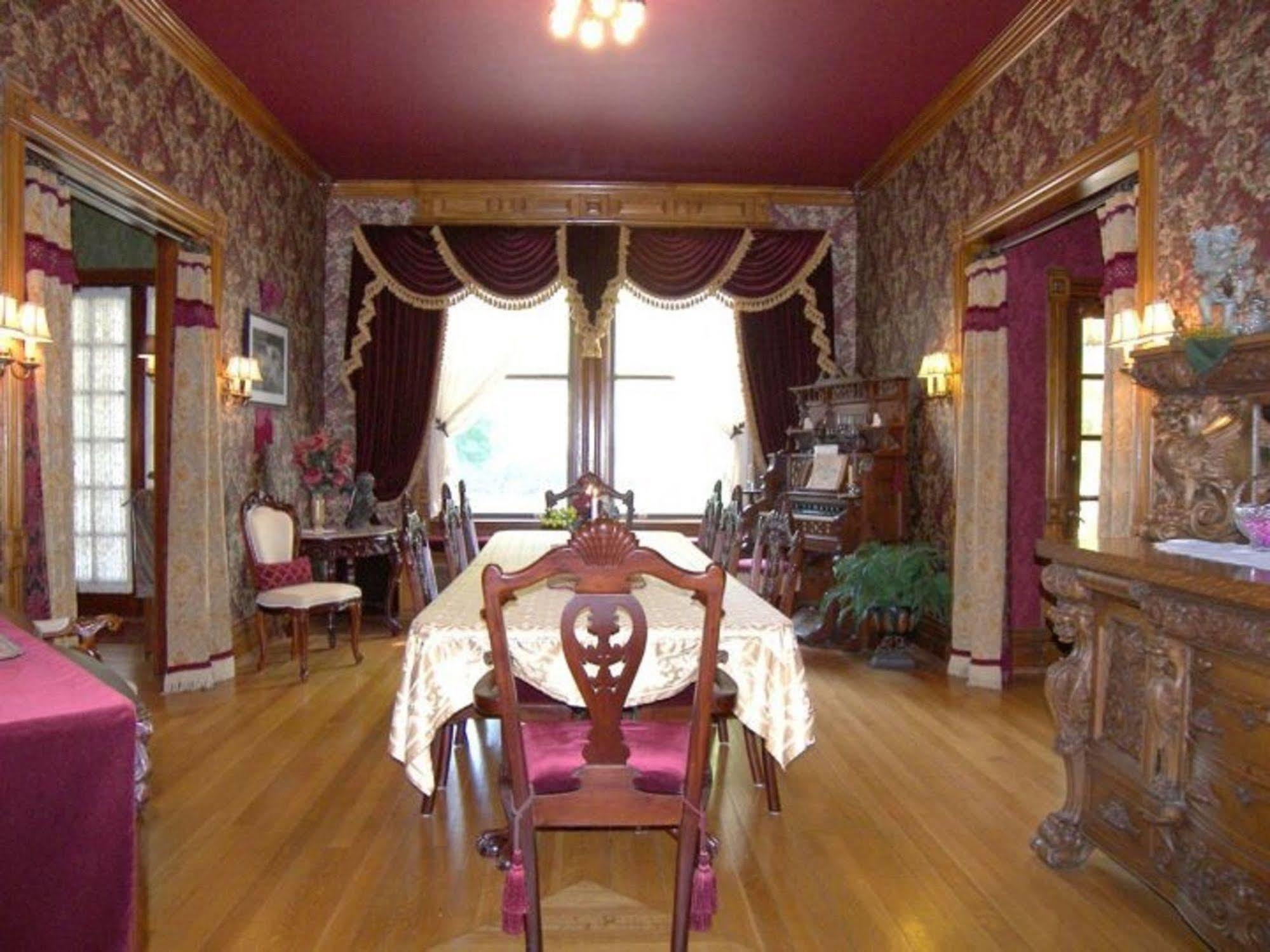 Alexander Mansion Bed & Breakfast Winona Exterior photo