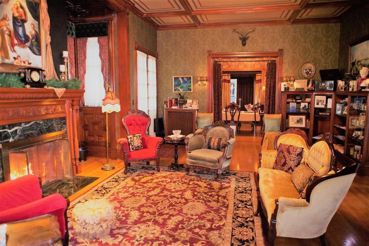 Alexander Mansion Bed & Breakfast Winona Exterior photo